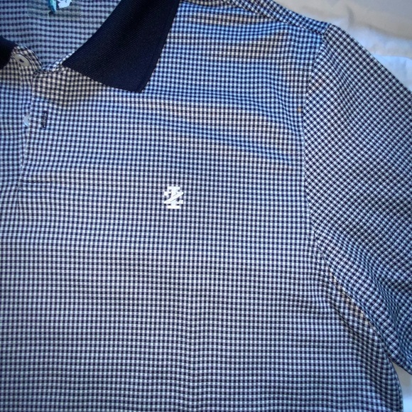 IZOD means black and white t-shirt size XXL pit to pit 24” - Picture 2 of 4